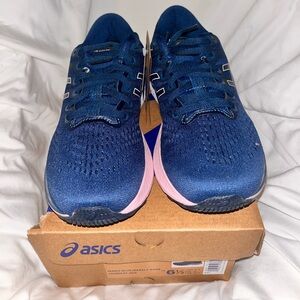 Womens Basics 6.5 blue and pink sneaker BRAND NEW